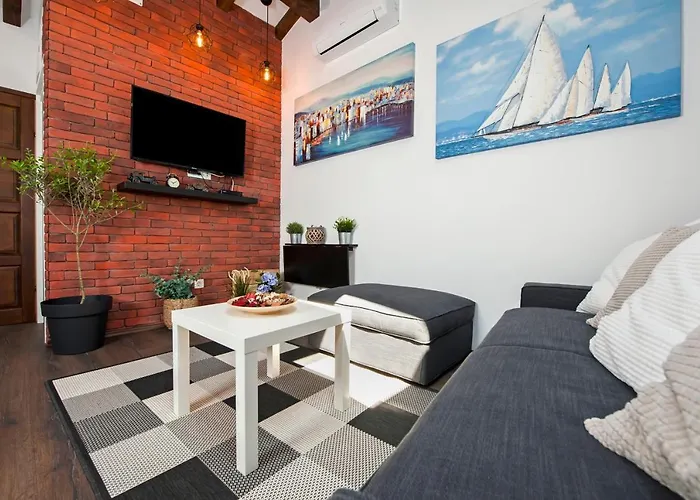 The Attic * Ρόβινι