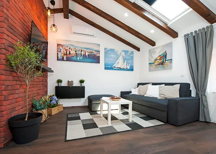 The Attic Apartment *